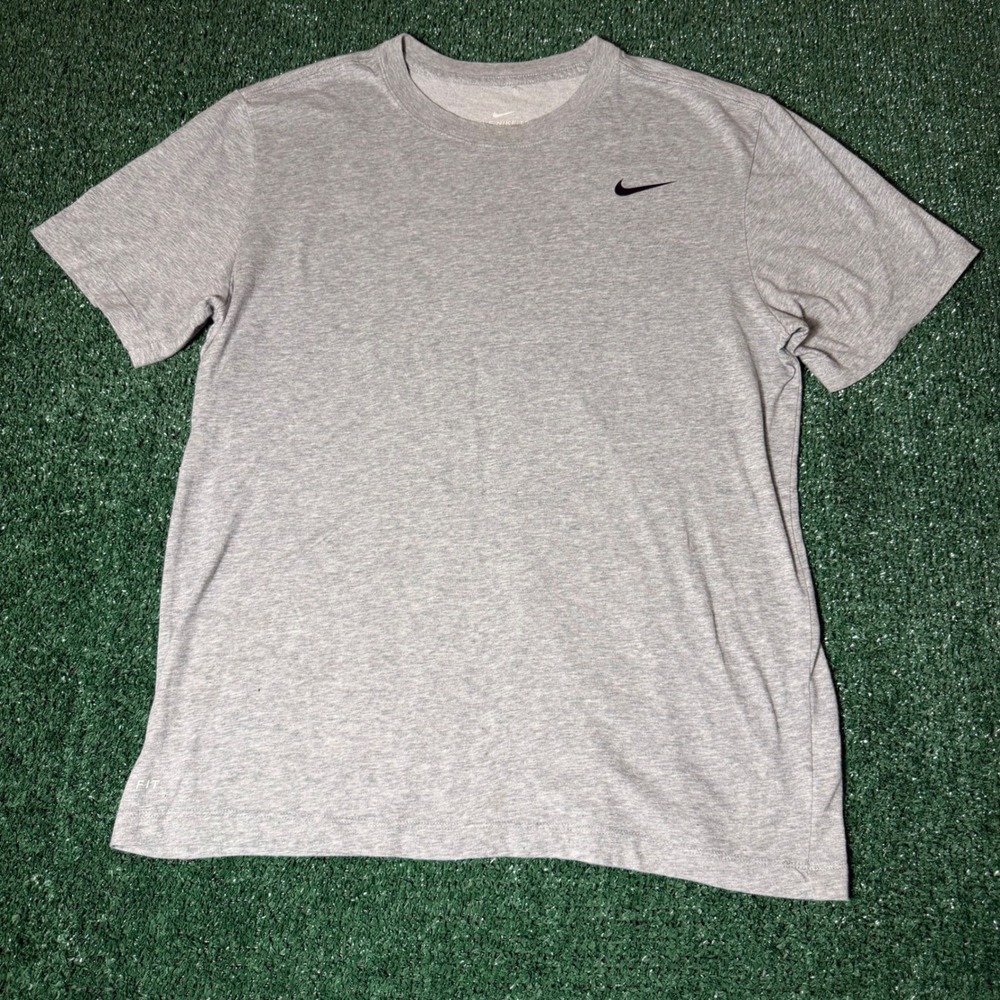 Nike Dri-FIT Mens Medium Grey Short Sleeve Training T-Shirt Swoosh Logo